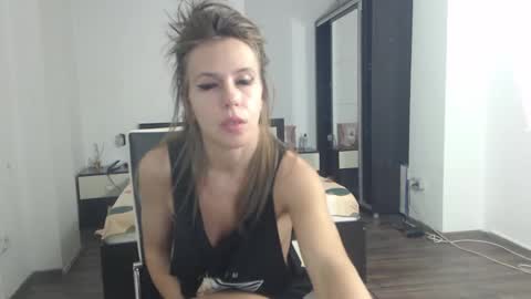 sellena_angels online show from January 17, 2025, 6:54 pm
