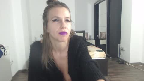 sellena_angels online show from January 17, 2025, 10:12 pm