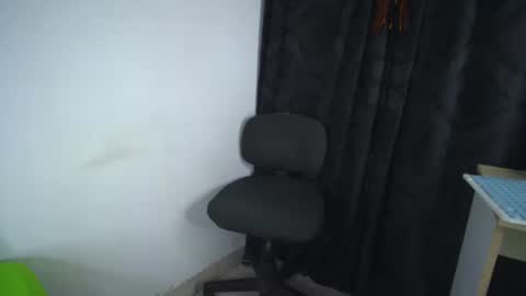 sem_alas online show from November 20, 2025, 1:17 am