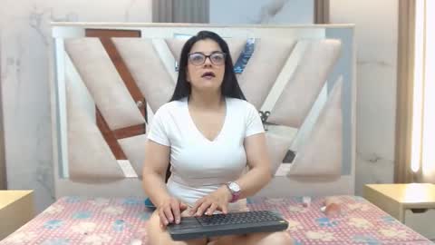 sennamars202cl online show from October 19, 2025, 2:50 pm