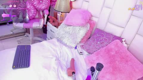 Sennia online show from December 15, 2024, 4:48 pm