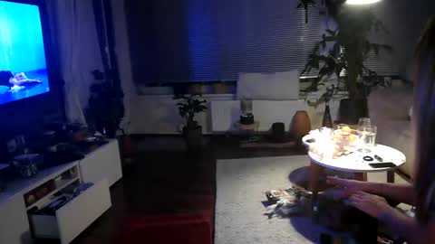 Snapshot of sense_of_art chatting on February 8, 2025, 2:47 am MV online show from February 8, 2025, 2:47 am