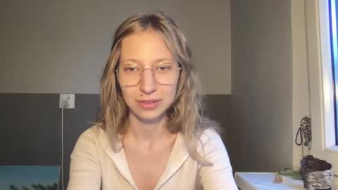 senseinner online show from September 8, 2025, 4:39 pm