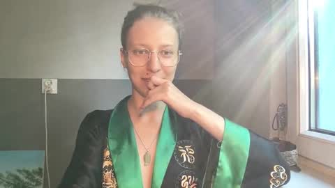 senseinner online show from September 11, 2025, 1:22 pm