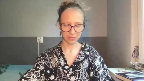 senseinner online show from September 12, 2025, 12:05 pm