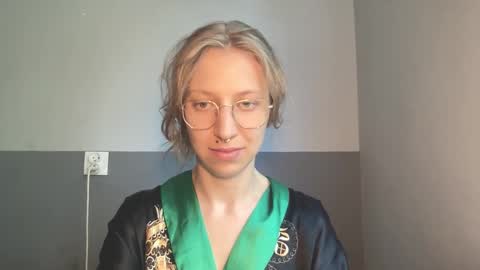 senseinner online show from September 19, 2025, 1:01 pm