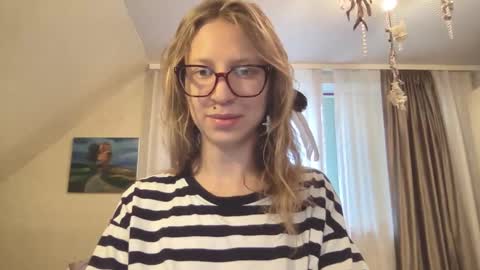 senseinner online show from October 23, 2025, 8:02 am