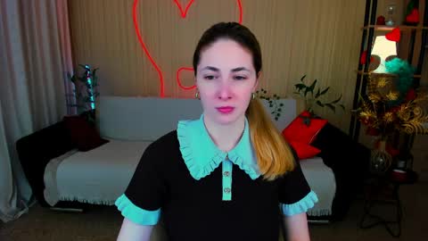 sensitiveheartt online show from April 12, 2026, 7:19 pm