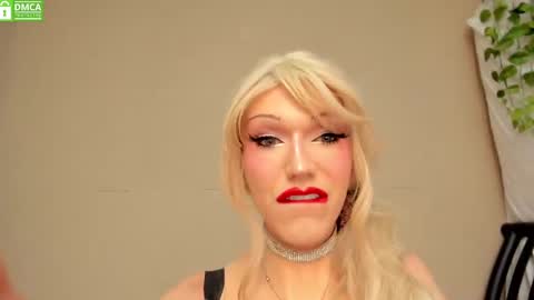 Mia online show from October 22, 2025, 1:06 am