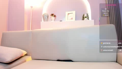 Sophie     online show from February 28, 2026, 11:39 pm