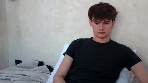 Cam online show from October 14, 2025, 9:37 pm