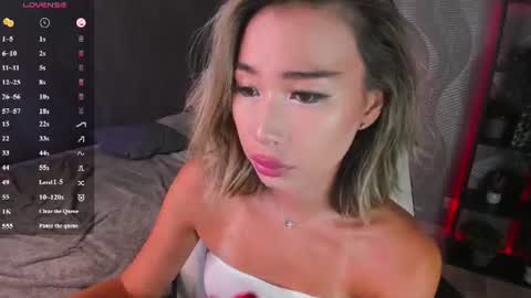 Kiki online show from June 12, 2026, 3:33 pm