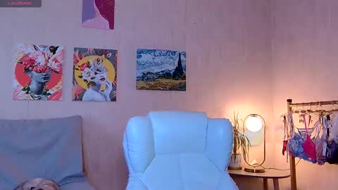 sensuallucy233 online show from November 24, 2025, 7:08 am