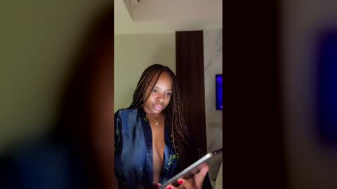 Snapshot of sensualprima chatting on December 21, 2025, 12:01 pm sensualprima online show from December 21, 2025, 12:01 pm