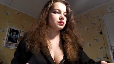 May online show from February 15, 2026, 8:13 am