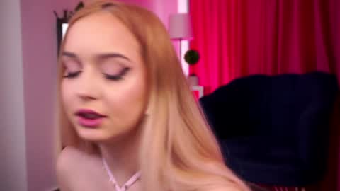 Snapshot of seraphicsin chatting on December 5, 2024, 8:33 am Seraphine online show from December 5, 2024, 8:33 am