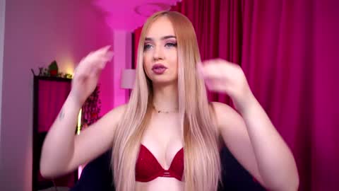 Snapshot of seraphicsin chatting on December 8, 2024, 5:29 am Seraphine online show from December 8, 2024, 5:29 am