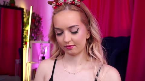 Snapshot of seraphicsin chatting on December 13, 2024, 8:41 am Seraphine online show from December 13, 2024, 8:41 am