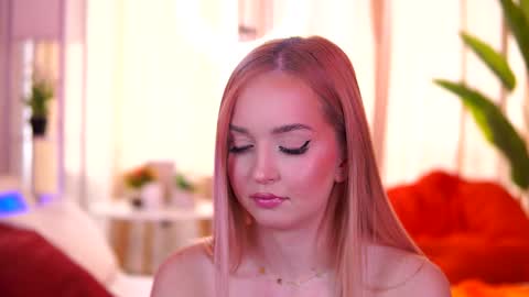 Snapshot of seraphicsin chatting on February 7, 2025, 9:37 am Seraphine online show from February 7, 2025, 9:37 am