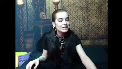 Seraphin Munster online show from June 25, 2026, 5:17 pm