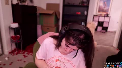 SeraReads online show from February 11, 2025, 7:33 am