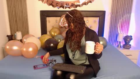 Snapshot of serena_houstonn chatting on January 17, 2026, 11:26 am Serena online show from January 17, 2026, 11:26 am