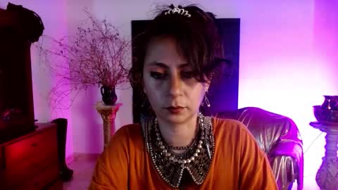 Serena Xyz online show from October 7, 2025, 6:49 pm