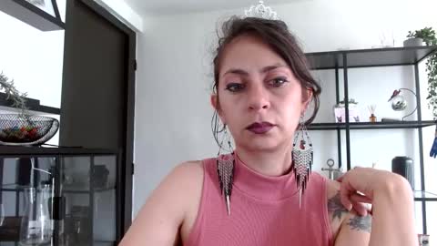 Serena Xyz online show from November 7, 2025, 6:08 pm