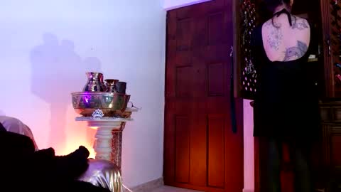 Serena Xyz online show from December 3, 2025, 6:17 pm