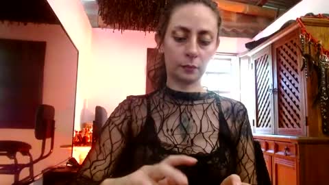 Snapshot of serena_xyz chatting on May 1, 2026, 4:33 pm Serena Xyz online show from May 1, 2026, 4:33 pm