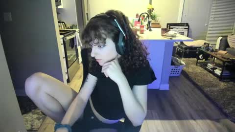 serenabastille online show from April 27, 2026, 1:25 am