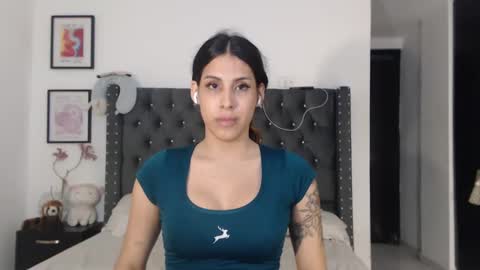 sararoussee online show from December 6, 2024, 2:24 am