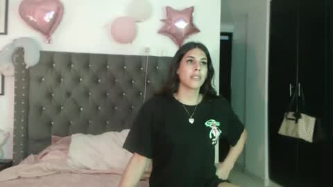 sararoussee online show from March 4, 2025, 3:11 am