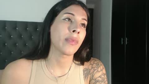 sararoussee online show from November 16, 2025, 12:05 am