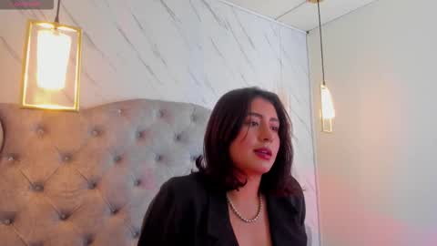 Snapshot of serenavelvet chatting on November 18, 2025, 8:02 pm Serena online show from November 18, 2025, 8:02 pm