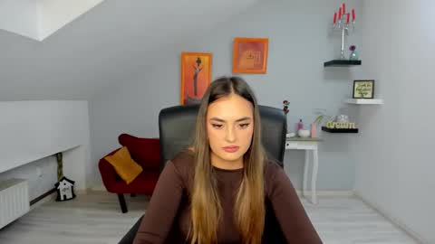 serenlys online show from November 7, 2025, 8:31 pm