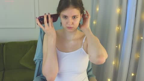 Hey Guys and Girls non-binary personalities  Im Sereta online show from December 20, 2024, 10:38 am