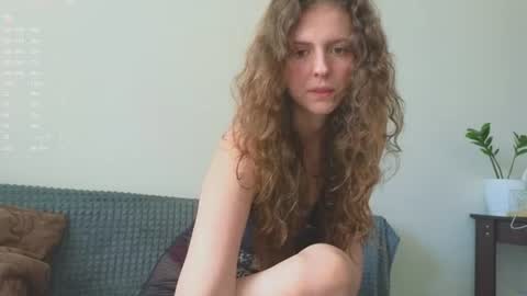 Snapshot of sereta_fin chatting on June 29, 2026, 9:26 am Hey Guys and Girls non-binary personalities Im Sereta online show from June 29, 2026, 9:26 am