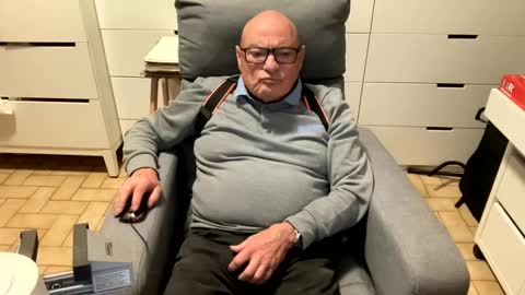 serge8413 online show from January 1, 2025, 5:44 pm