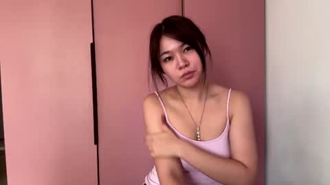 Snapshot of serinafaw chatting on July 17, 2026, 9:05 am Mira online show from July 17, 2026, 9:05 am
