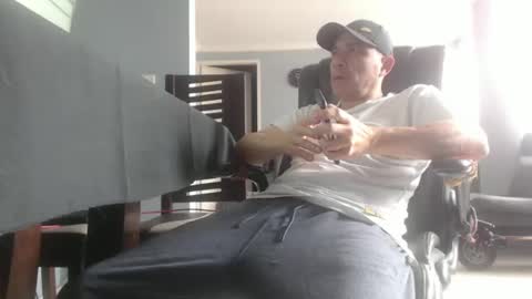 hetero serio discreto online show from January 7, 2025, 3:12 pm