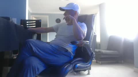 hetero serio discreto online show from January 24, 2025, 8:43 pm