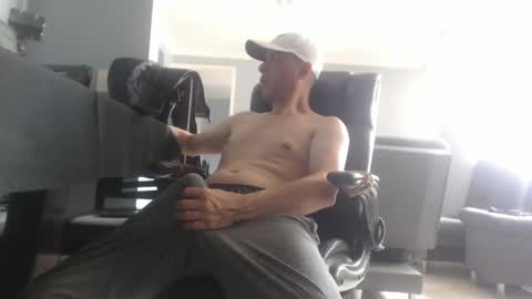 hetero serio discreto online show from February 1, 2025, 5:58 pm