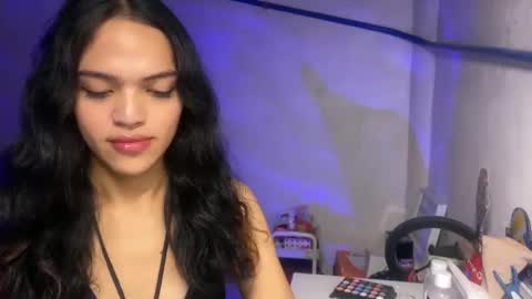 Bella online show from October 27, 2025, 3:49 pm