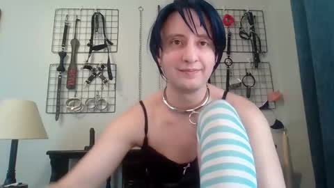 Snapshot of servilesarah chatting on May 5, 2026, 9:56 pm Servile Sarah online show from May 5, 2026, 9:56 pm