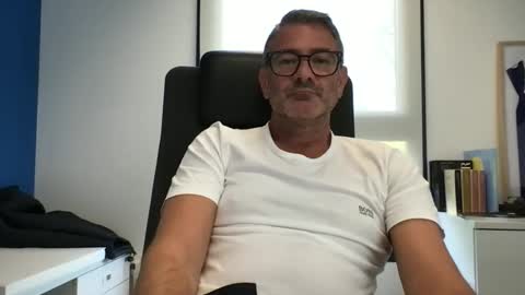 sesamechris92 online show from September 8, 2025, 4:39 pm