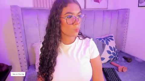 Snapshot of seshat_hitt_ chatting on July 1, 2026, 3:41 am Danna online show from July 1, 2026, 3:41 am