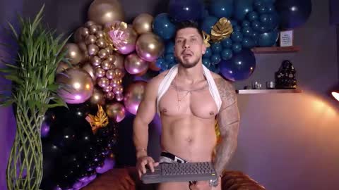 HEY IM SETH online show from October 28, 2025, 9:39 pm