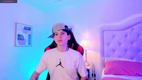 sett_and_gwen online show from February 23, 2025, 11:04 pm