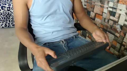 arnold online show from October 22, 2025, 9:36 pm